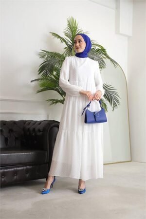 Robe hijab en mousseline de soie avec ceinture et pompons